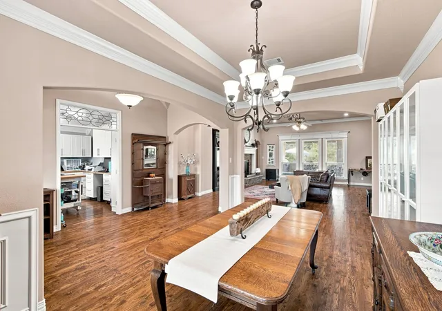 Photo 3 of Sale Pending at 911 Tate St, Mansfield, TX 76063 | MLS# 21366365 | Listing updated on 2026-09-02