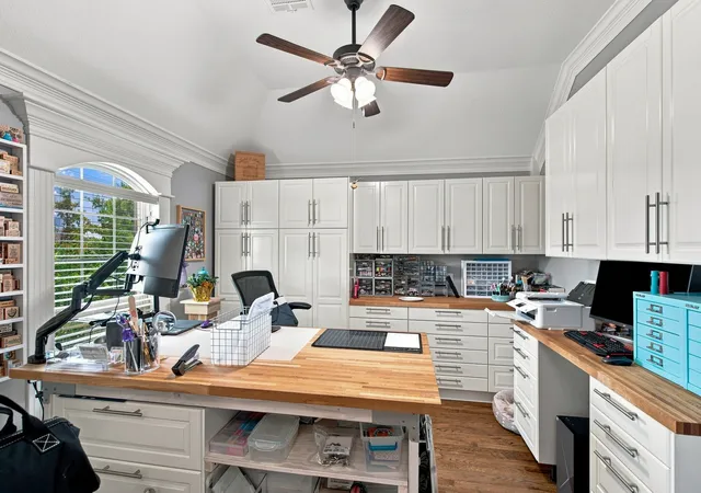 Photo 4 of Sale Pending at 911 Tate St, Mansfield, TX 76063 | MLS# 21366365 | Listing updated on 2026-09-02