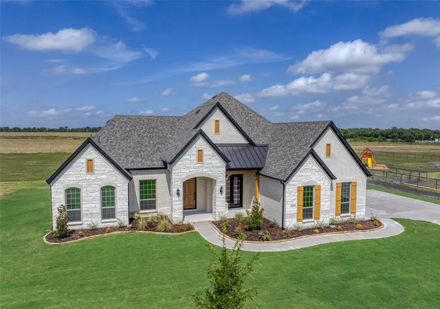 Photo 1 of Single family home for sale at 101 Jasper Ln, Van Alstyne, TX 75495 | MLS# 21365470 | Listing updated on 2026-08-23