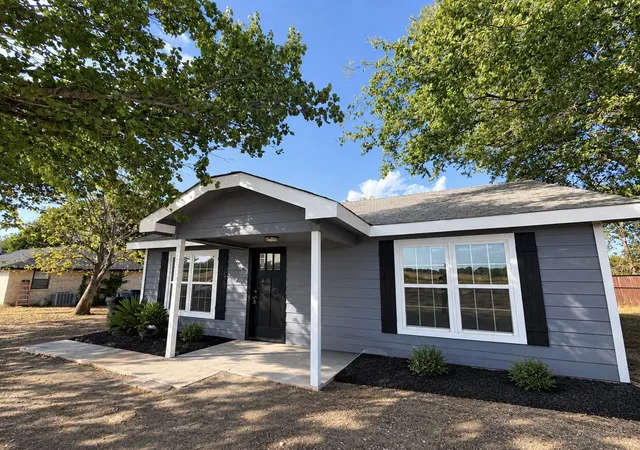 Photo 1 of Single family home for sale at 2605 Howard Rd, Waxahachie, TX 75165 | MLS# 21366444 | Listing updated on 2026-09-25