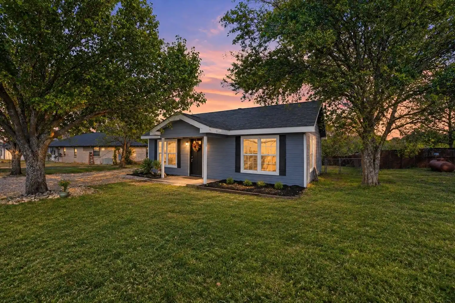 Single family home for sale at 2605 Howard Rd, Waxahachie, TX 75165 | MLS# 21366444