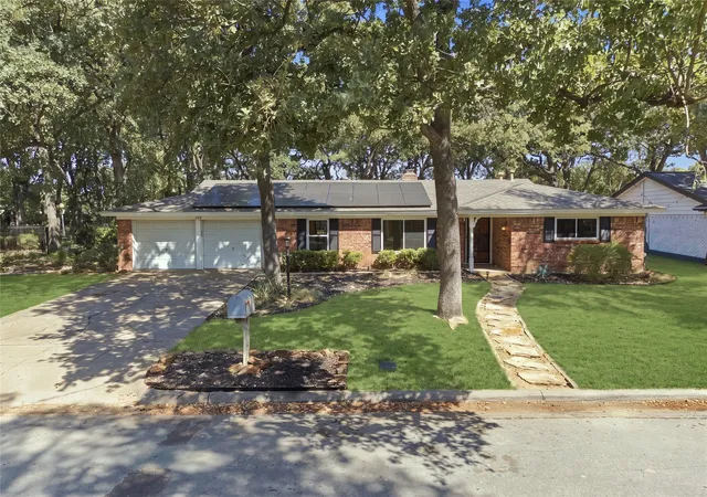 Photo 1 of Single family home for sale at 1312 Kathryn St, Hurst, TX 76053 | MLS# 21362050 | Listing updated on 2026-10-01
