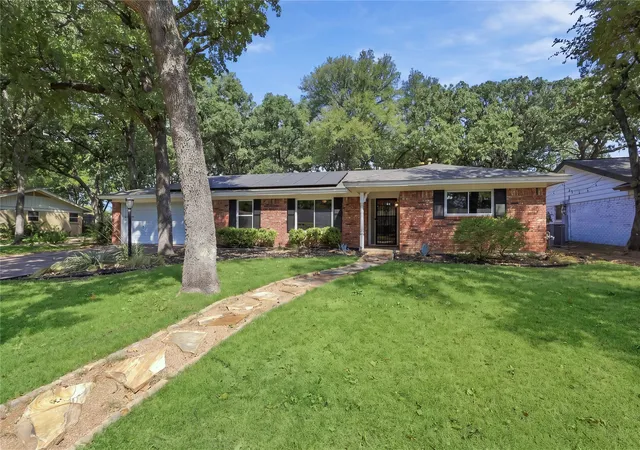 Photo 2 of Single family home for sale at 1312 Kathryn St, Hurst, TX 76053 | MLS# 21362050 | Listing updated on 2026-10-01