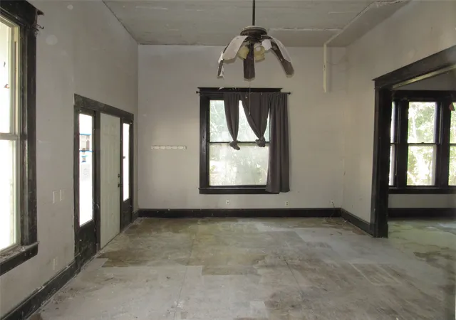 Photo 4 of Single family home for sale at 907 E Texas Ave, Mart, TX 76664 | MLS# 21365693 | Listing updated on 2026-09-26