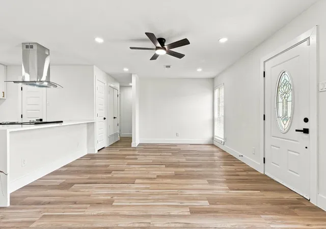 Photo 3 of Single family home for sale at 865 Stanford Dr, Lancaster, TX 75134 | MLS# 21363798 | Listing updated on 2026-08-22