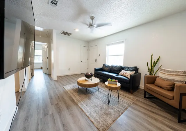 Photo 3 of Single family home for sale at 809 W Broadus Ave, Fort Worth, TX 76115 | MLS# 21366457 | Listing updated on 2026-08-28