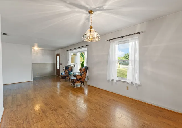 Photo 3 of Single family home for sale at 1227 Hilltop Dr, Cleburne, TX 76033 | MLS# 21365609 | Listing updated on 2026-08-22