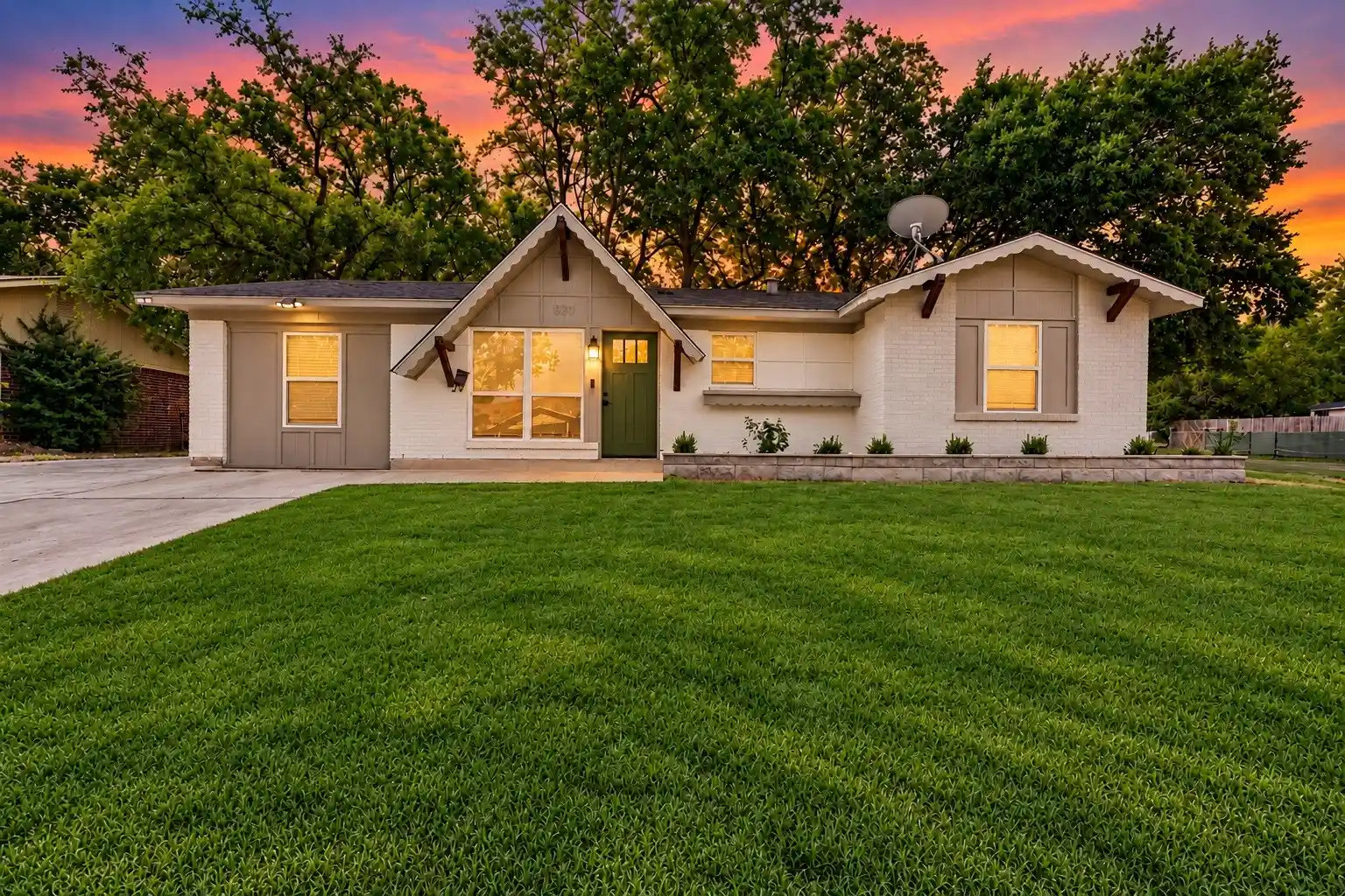 Photo 1 of Single family home for sale at 6207 Ivy Hill Rd, Fort Worth, TX 76135 | MLS# 21363083 | Listing updated on 2026-10-17