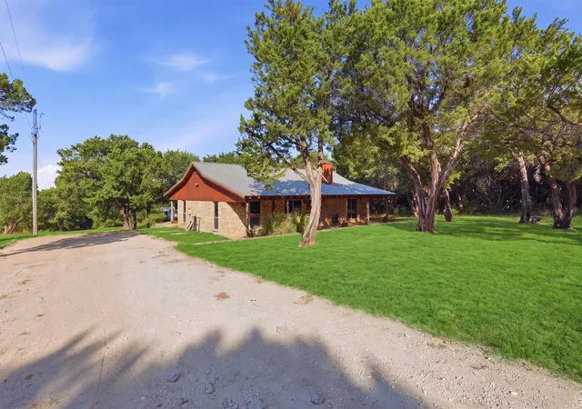 Photo 4 of Single family home for sale at 1136 County Road 306B, Rainbow, TX 76077 | MLS# 21361755 | Listing updated on 2026-08-26
