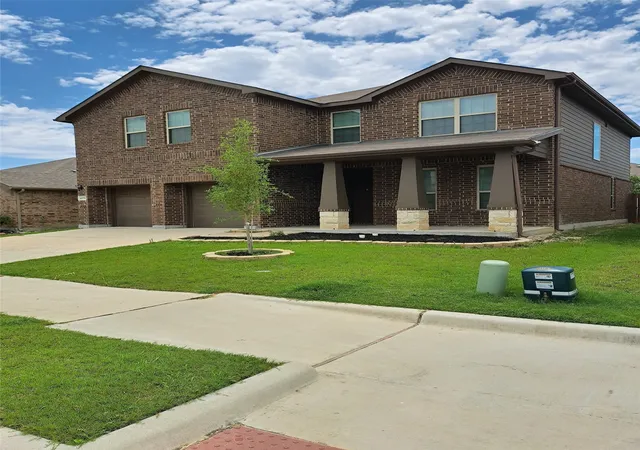 Photo 2 of Single family home for sale at 6273 Outrigger Rd, Fort Worth, TX 76179 | MLS# 21339145 | Listing updated on 2026-08-22