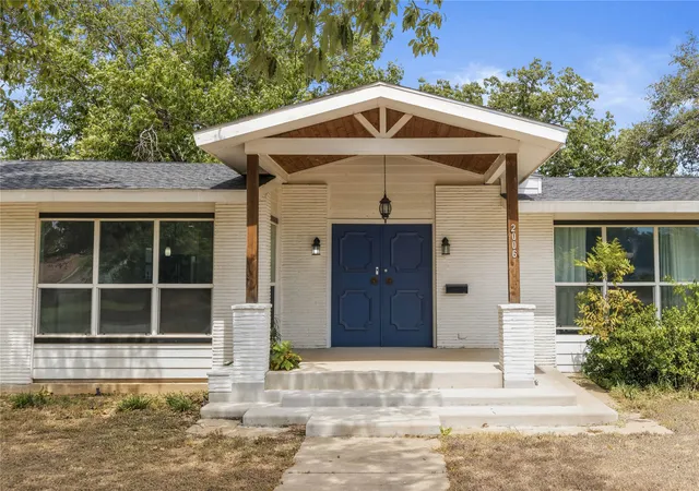Photo 1 of Single family home for sale at 2006 11th St, Brownwood, TX 76801 | MLS# 21366528 | Listing updated on 2026-08-22