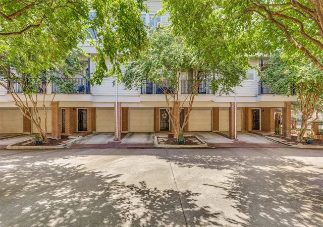 Photo 3 of Condo for sale at 2902 State St #22, Dallas, TX 75204 | MLS# 21366516 | Listing updated on 2026-10-07