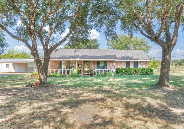 Photo 2 of Single family home for sale at 6400 County Road 108, Kaufman, TX 75142 | MLS# 21319838 | Listing updated on 2026-09-28