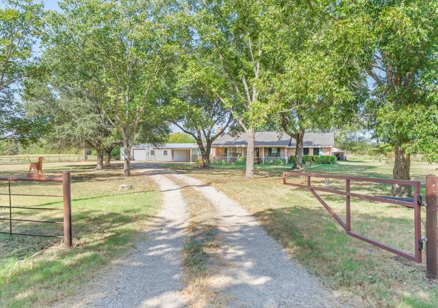 Photo 3 of Single family home for sale at 6400 County Road 108, Kaufman, TX 75142 | MLS# 21319838 | Listing updated on 2026-09-28
