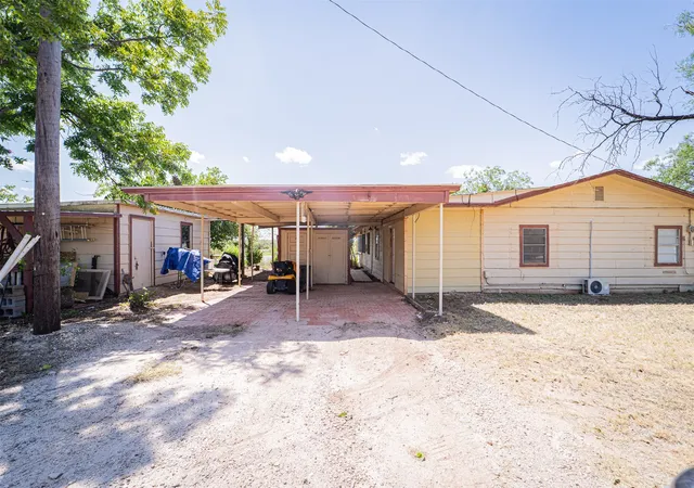 Photo 3 of Sale Pending at 170 Rocky Point Rd, Abilene, TX 79601 | MLS# 21365101 | Listing updated on 2026-09-01