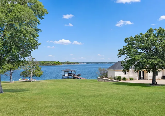 Photo 2 of Single family home for sale at 105 Crepe Myrtle, Corsicana, TX 75109 | MLS# 21366551 | Listing updated on 2026-08-22