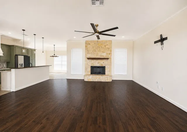Photo 4 of Single family home for sale at 105 Crepe Myrtle, Corsicana, TX 75109 | MLS# 21366551 | Listing updated on 2026-08-22