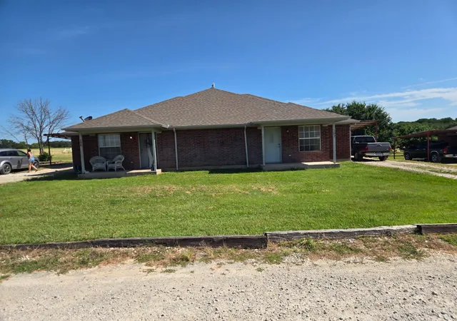 Listing Photo 5 - Condo for sale in building located at 175-201 Private Rd 3459th Rd, Paradise, TX 76073 - Unit #3459