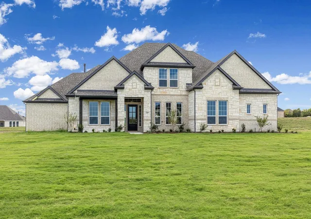 Photo 1 of Single family home for sale at 147 Hollingsworth Ln, Glenn Heights, TX 75154 | MLS# 21366548 | Listing updated on 2026-10-09