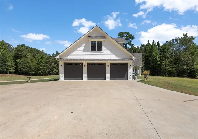 Photo 2 of Single family home for sale at 251 Pintail Pl, Gilmer, TX 75645 | MLS# 21365090 | Listing updated on 2026-08-22