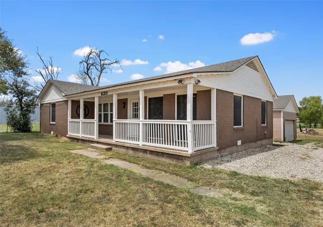 Photo 4 of Single family home for sale at 296 Ish St, China Spring, TX 76633 | MLS# 21366538 | Listing updated on 2026-09-19