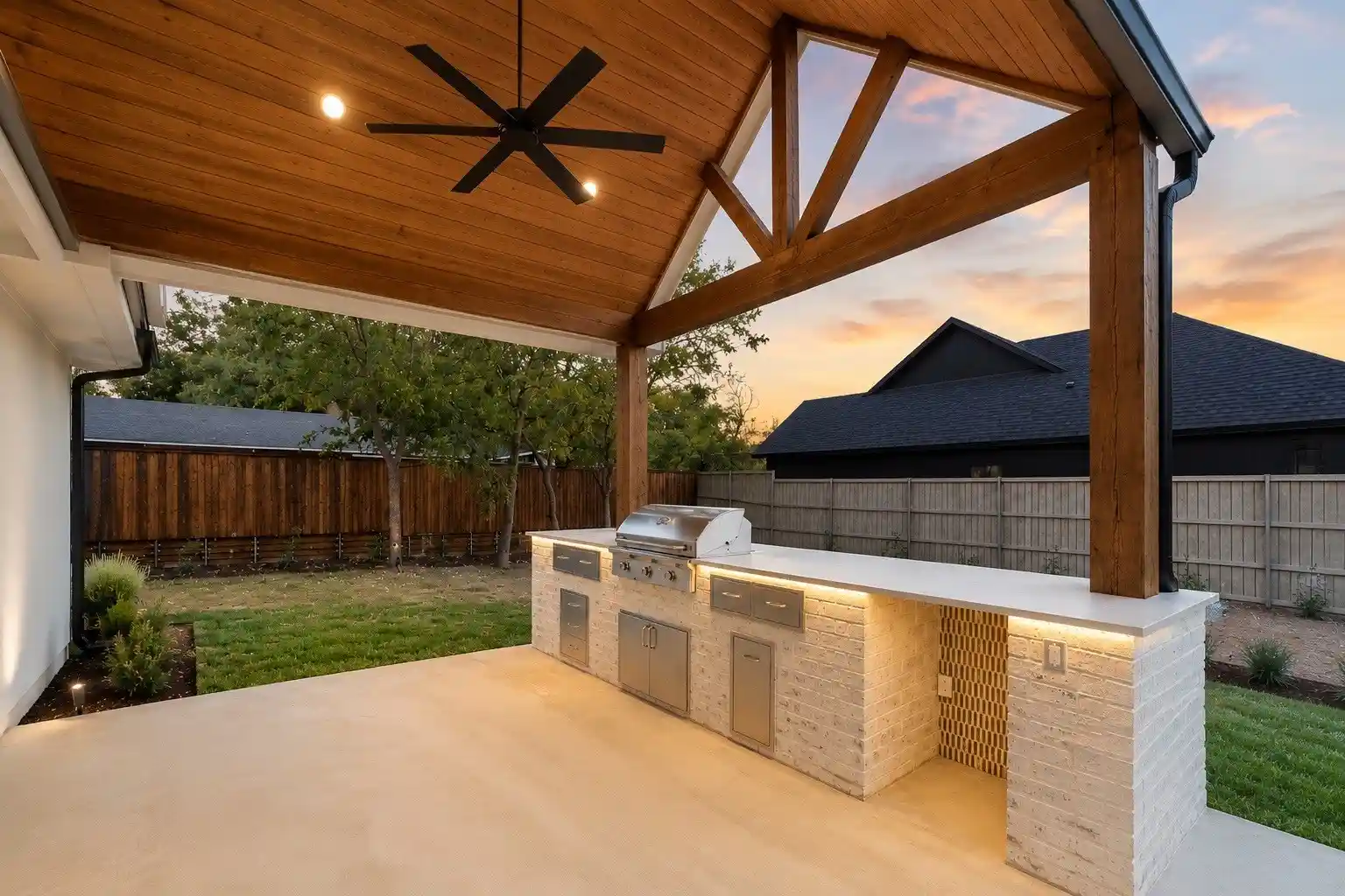 Photo 1 of Single family home for sale at 5304 Chippewa Dr, Dallas, TX 75212 | MLS# 21365632 | Listing updated on 2026-10-18