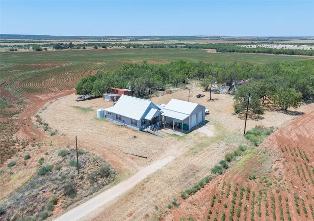 Photo 1 of Single family home for sale at 136 County Road 428, Sweetwater, TX 79556 | MLS# 21366498 | Listing updated on 2026-08-25