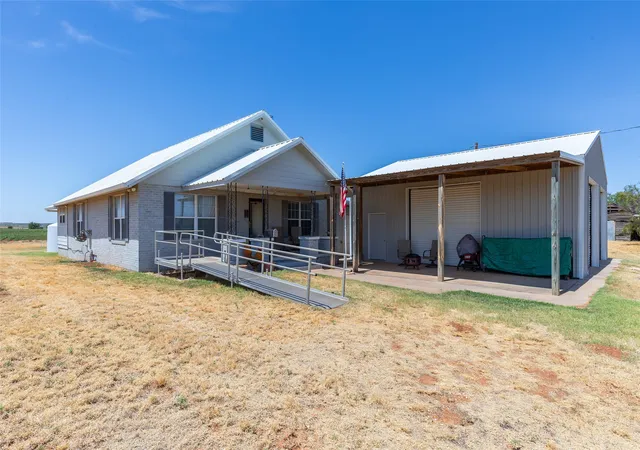 Photo 3 of Single family home for sale at 136 County Road 428, Sweetwater, TX 79556 | MLS# 21366498 | Listing updated on 2026-08-25