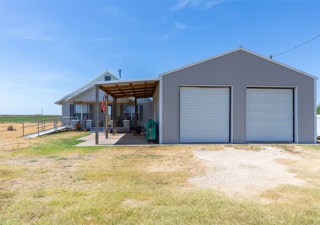 Photo 3 of Single family home for sale at 136 County Road 428, Sweetwater, TX 79556 | MLS# 21366498 | Listing updated on 2026-08-25