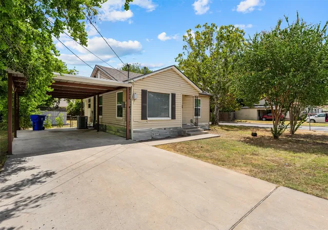 Photo 2 of Single family home for sale at 3224 Daughtrey Ave, Waco, TX 76711 | MLS# 21364267 | Listing updated on 2026-10-02