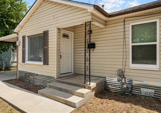 Photo 3 of Single family home for sale at 3224 Daughtrey Ave, Waco, TX 76711 | MLS# 21364267 | Listing updated on 2026-10-02