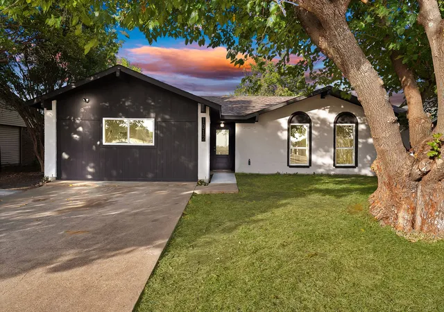 Photo 1 of Sale Pending at 1012 Catherine Ln, Seagoville, TX 75159 | MLS# 21365004 | Listing updated on 2026-08-31