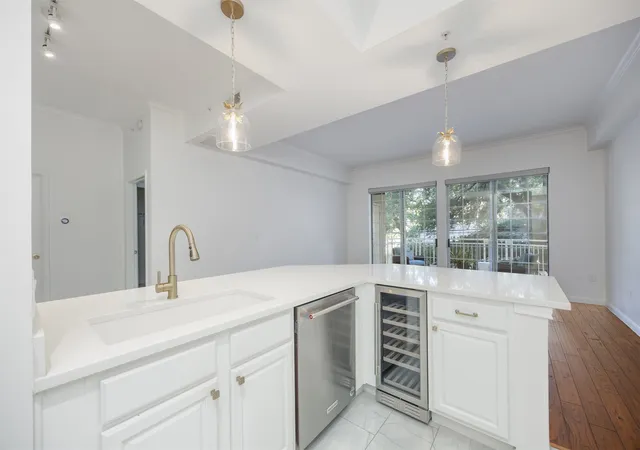 Photo 3 of Condo for sale at 3225 Turtle Creek Blvd #226, Dallas, TX 75219 | MLS# 21342833 | Listing updated on 2026-08-23