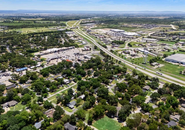 Photo 1 of Land for sale at 1700 S Clay St, Kaufman, TX 75142 | MLS# 21344523 | Listing updated on 2026-09-01
