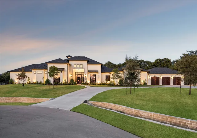 Photo 1 of Mansion for sale at 901 Hat Creek Ct, Bartonville, TX 76226 | MLS# 21365152 | Listing updated on 2026-08-29