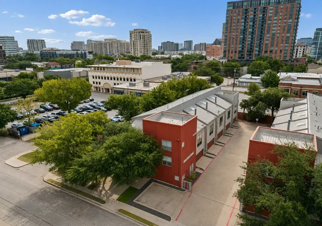 Photo 2 of Townhouse for sale at 2714 Shelby Ave, Dallas, TX 75219 | MLS# 21365678 | Listing updated on 2026-08-29
