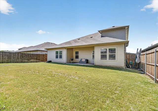 Photo 3 of Single family home for sale at 1425 Bennett Dr, Burleson, TX 76028 | MLS# 21364015 | Listing updated on 2026-10-01