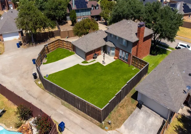 Photo 3 of Single family home for sale at 10231 Castle Dr, Frisco, TX 75035 | MLS# 21366557 | Listing updated on 2026-10-07