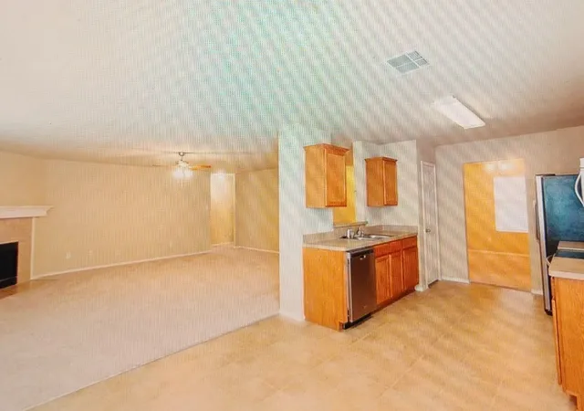 Photo 4 of Single family home for sale at 9920 Thomas Jefferson Dr, Mc Kinney, TX 75072 | MLS# 21352358 | Listing updated on 2026-08-31