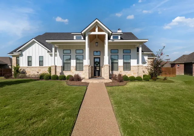 Photo 1 of Sale Pending at 612 Sienna Bend Trl, Mc Gregor, TX 76657 | MLS# 21365275 | Listing updated on 2026-08-28