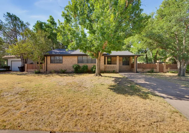 Photo 1 of Sale Pending at 2363 S 34th St, Abilene, TX 79605 | MLS# 21365679 | Listing updated on 2026-10-07