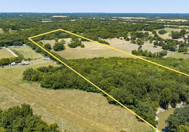 Photo 4 of Single family home for sale at 346 Smith Oak Rd, Sherman, TX 75090 | MLS# 21364281 | Listing updated on 2026-09-30