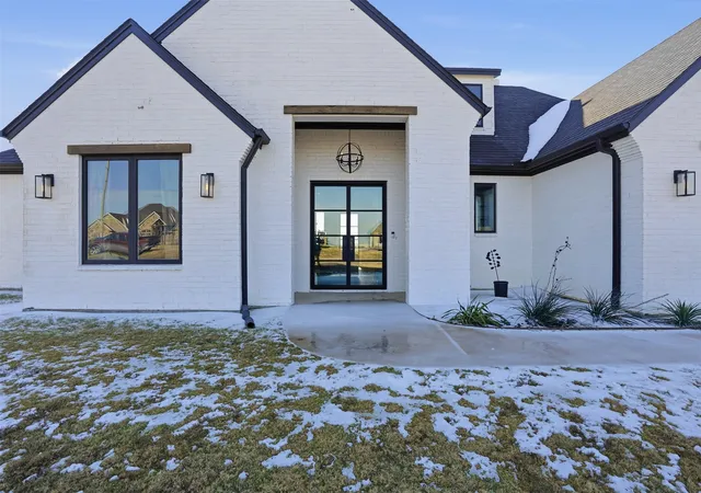 Photo 3 of Single family home for sale at 8410 County Road 301, Grandview, TX 76050 | MLS# 21364849 | Listing updated on 2026-09-18