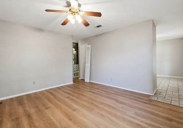 Photo 3 of Single family home for sale at 2601 W 5Th, Corsicana, TX 75110 | MLS# 21365236 | Listing updated on 2026-08-22