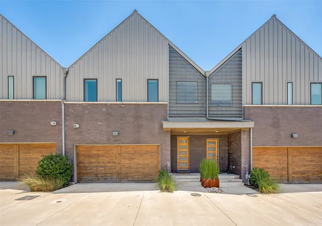 Photo 1 of Townhouse for sale at 9118 Prado Ln, Dallas, TX 75220 | MLS# 21366282 | Listing updated on 2026-09-19