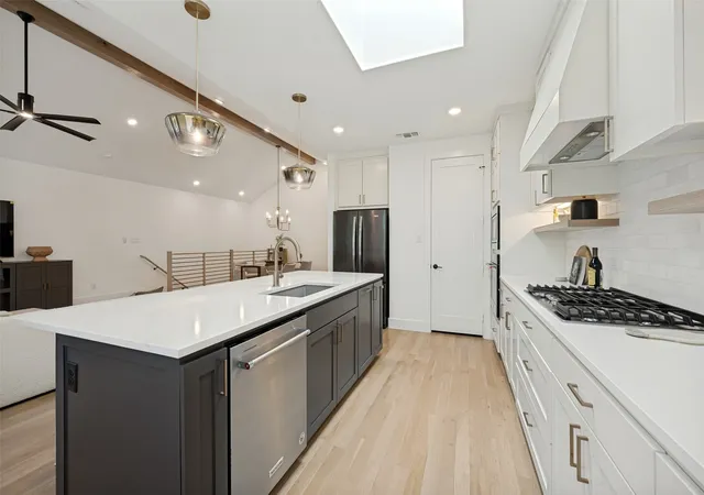 Photo 3 of Townhouse for sale at 9118 Prado Ln, Dallas, TX 75220 | MLS# 21366282 | Listing updated on 2026-09-19
