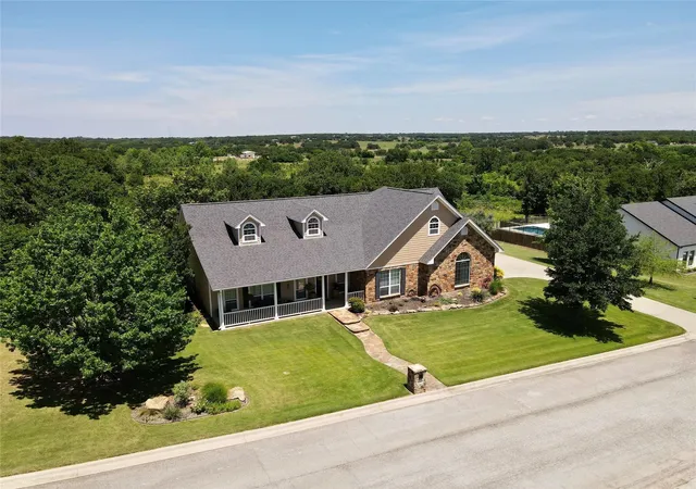 Photo 2 of Single family home for sale at 1602 Jefferson St, Bowie, TX 76230 | MLS# 21366688 | Listing updated on 2026-09-02