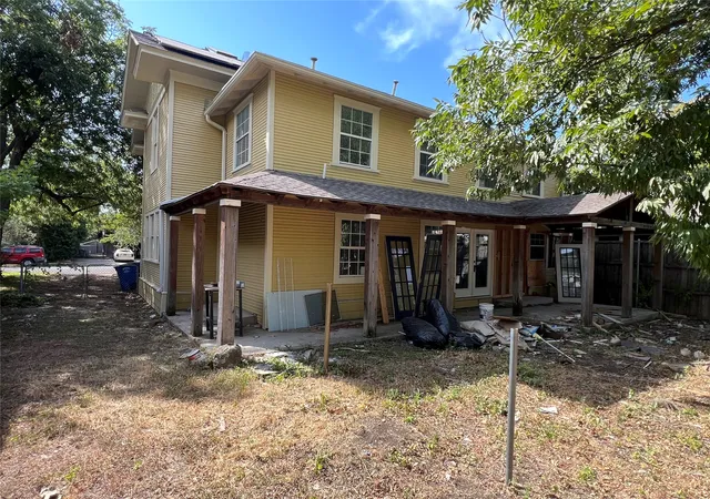 Photo 2 of Single family home for sale at 5511 Tremont St, Dallas, TX 75214 | MLS# 21366517 | Listing updated on 2026-08-22