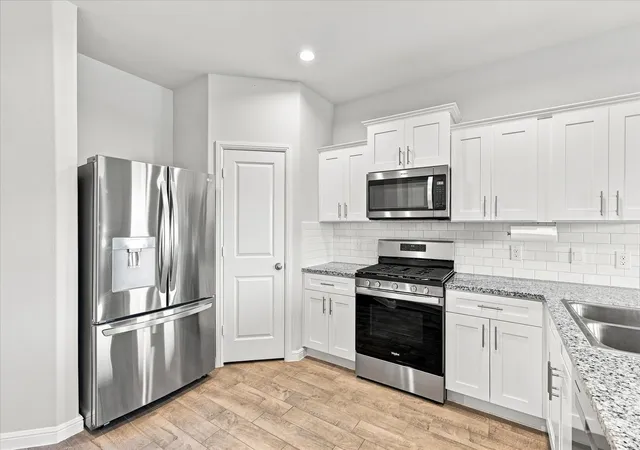 Photo 4 of Single family home for sale at 416 Passenger Trl, Fort Worth, TX 76131 | MLS# 21364285 | Listing updated on 2026-09-30