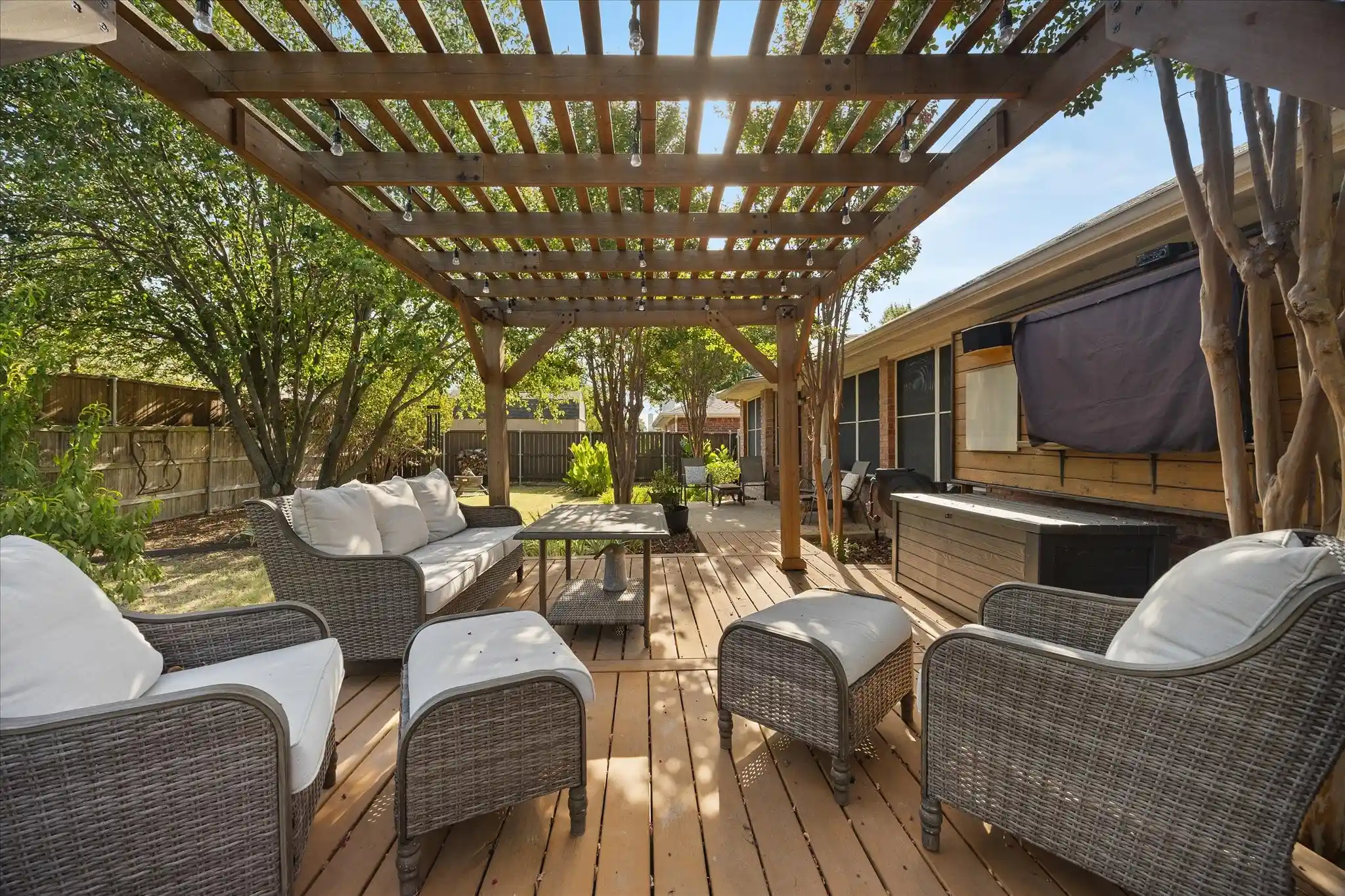 Photo 1 of Single family home for sale at 7005 Travelers Xing, Rowlett, TX 75089 | MLS# 21366644 | Listing updated on 2026-10-24